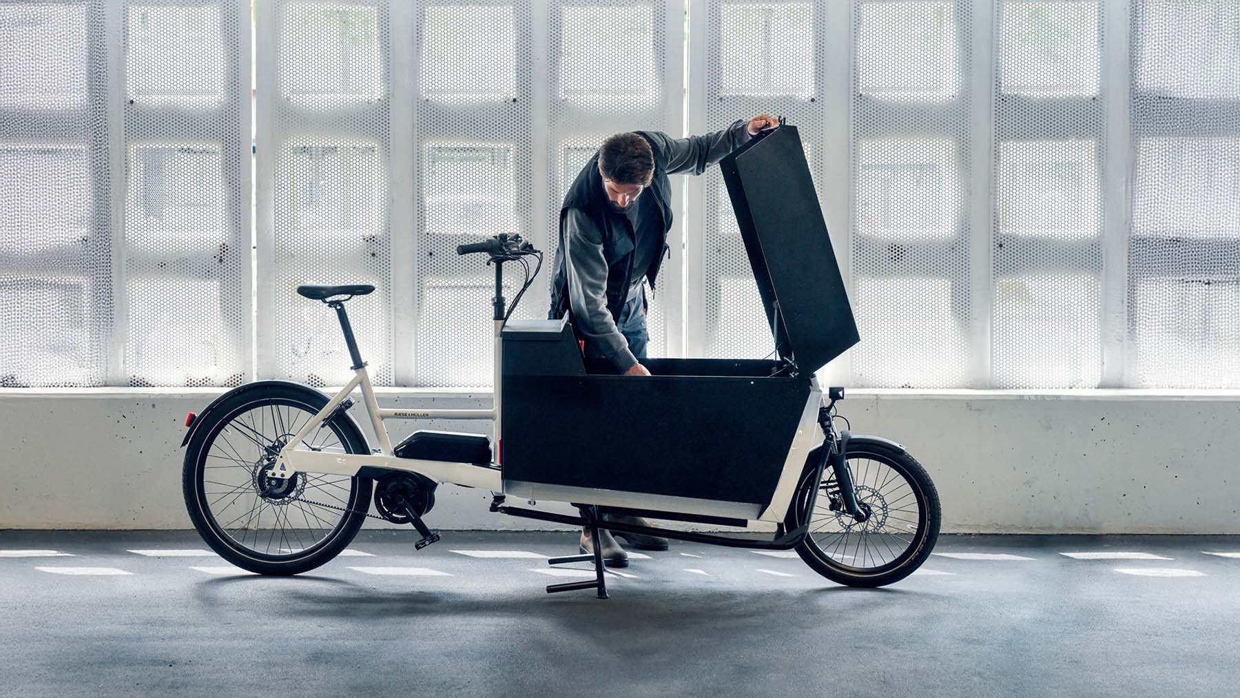 Front-Loading Cargo Bikes