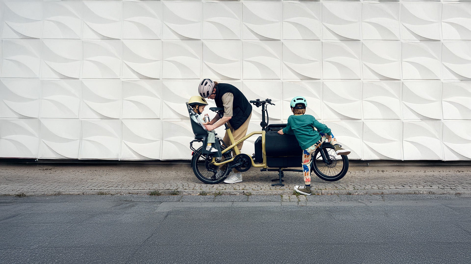 Family box bikes for 2 kids in London
