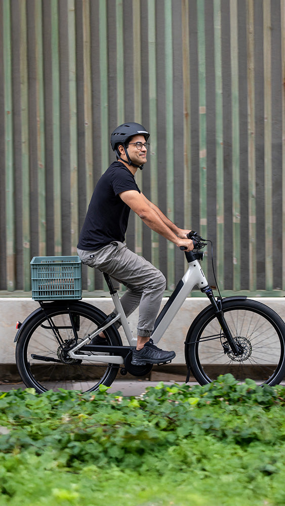 Moustache Mardi upright e-bike for city commuting