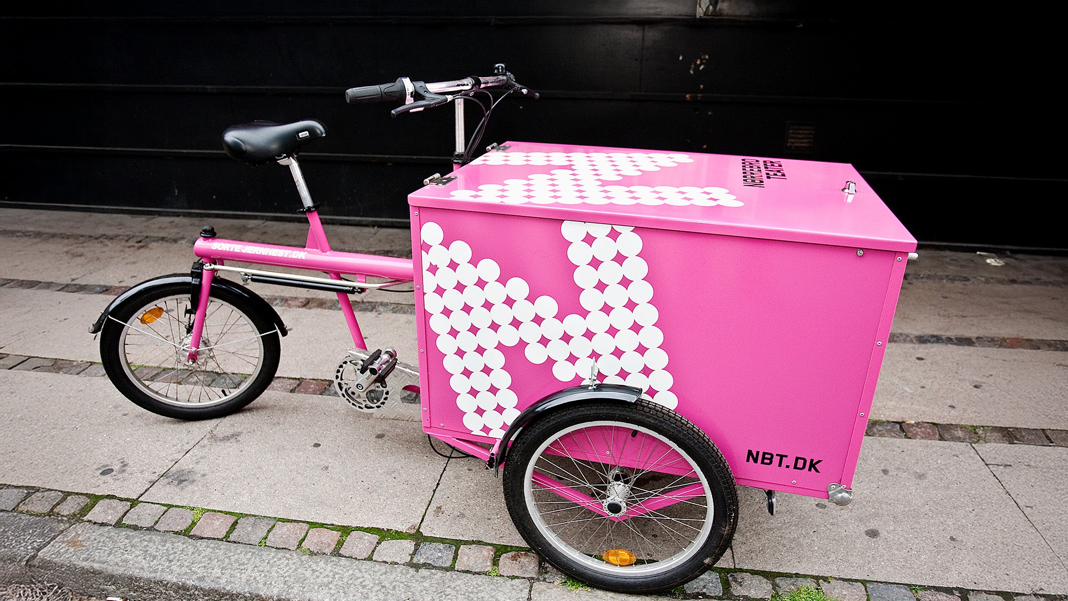 Black Iron Horse Ox electric cargo trike with lock box