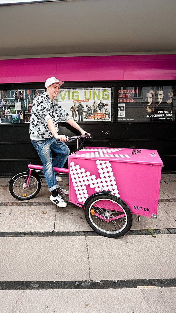 Black Iron Horse Ox electric cargo trike with lock box