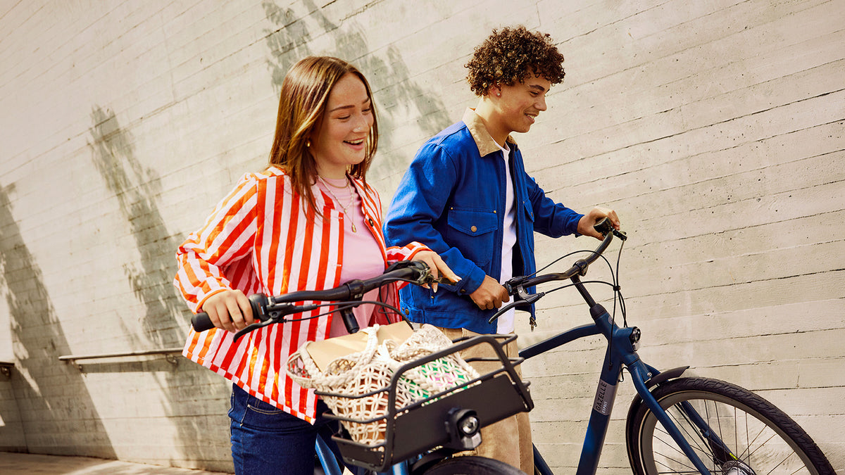 Gazelle Esprit C7 Dutch electric city bike in Blue