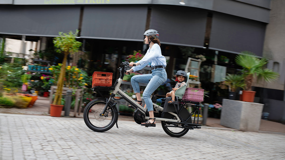 Moustache Lundi 20 Cargo 5 longtail electric bike for family transport