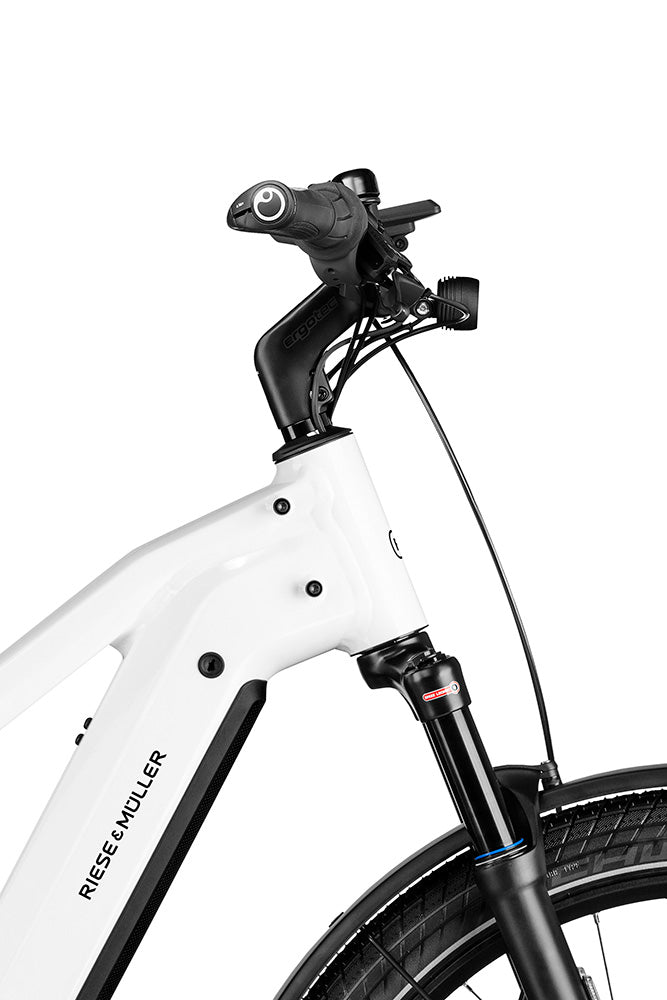 Front end of the Charger4 Mixte — handlebar, display mount and suspension fork