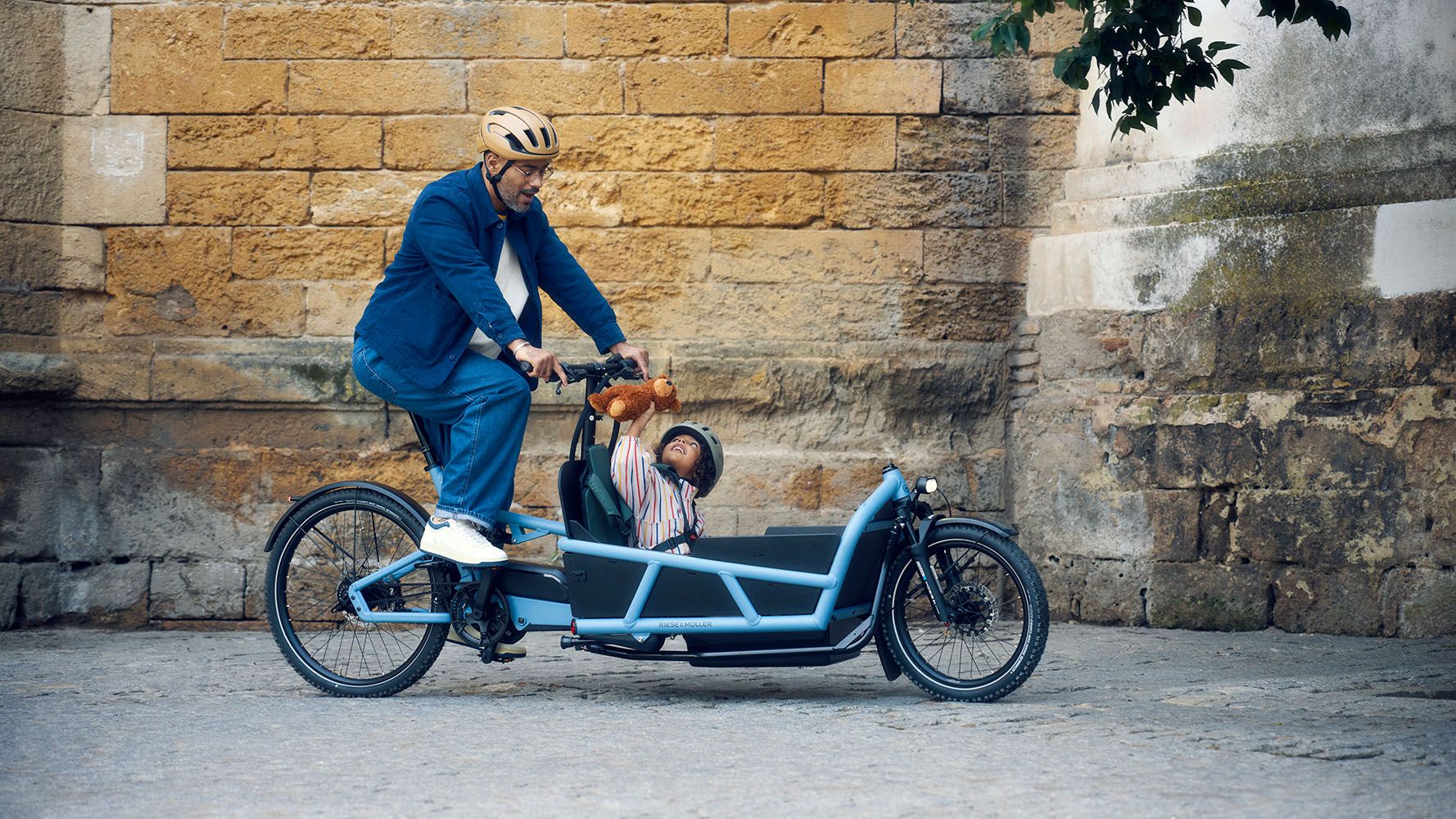 Riese & Müller Load5 75 Vario electric family bike in Arctic Blue