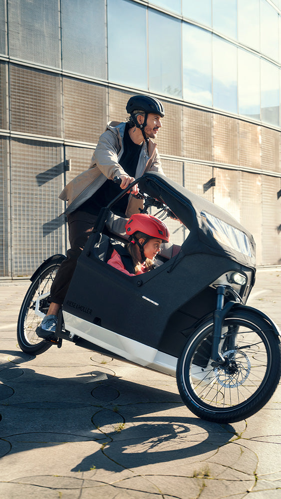 Riese & Müller Packster2 70 CT electric family box bike in White