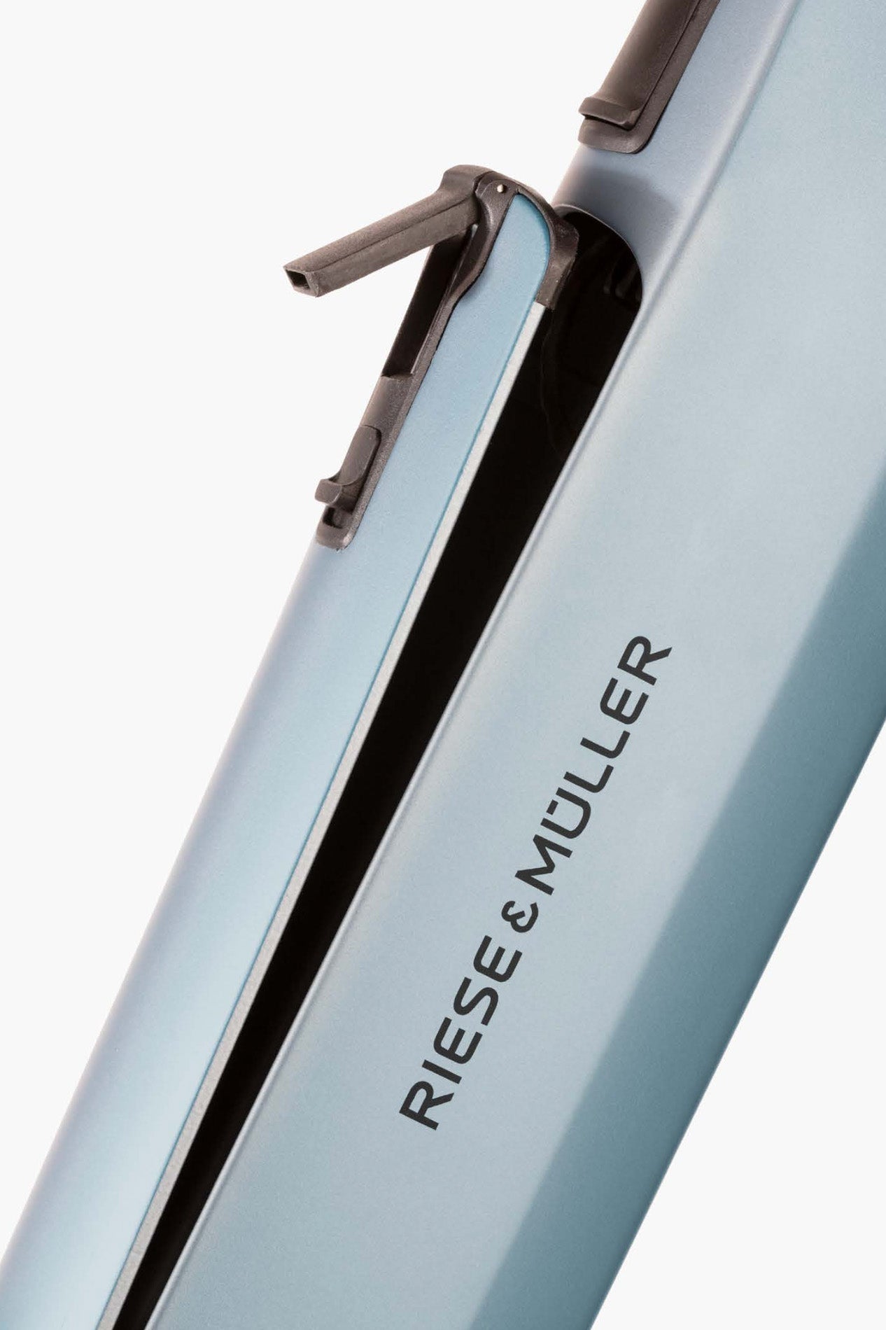 Riese & Müller Nevo5 frame closeup in Blue