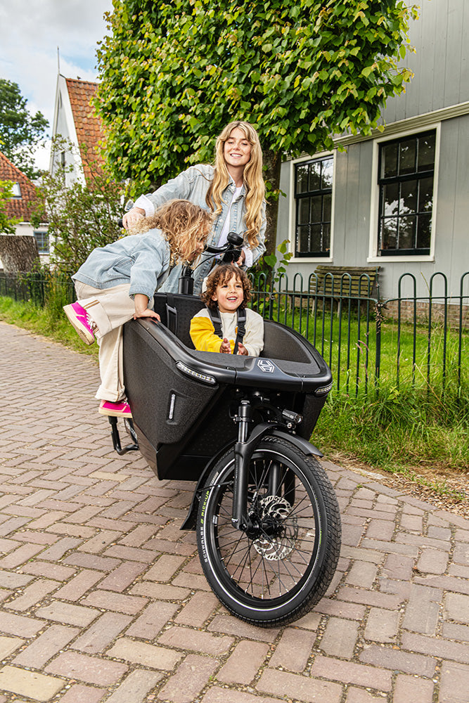 Urban Arrow FamilyNext in Black