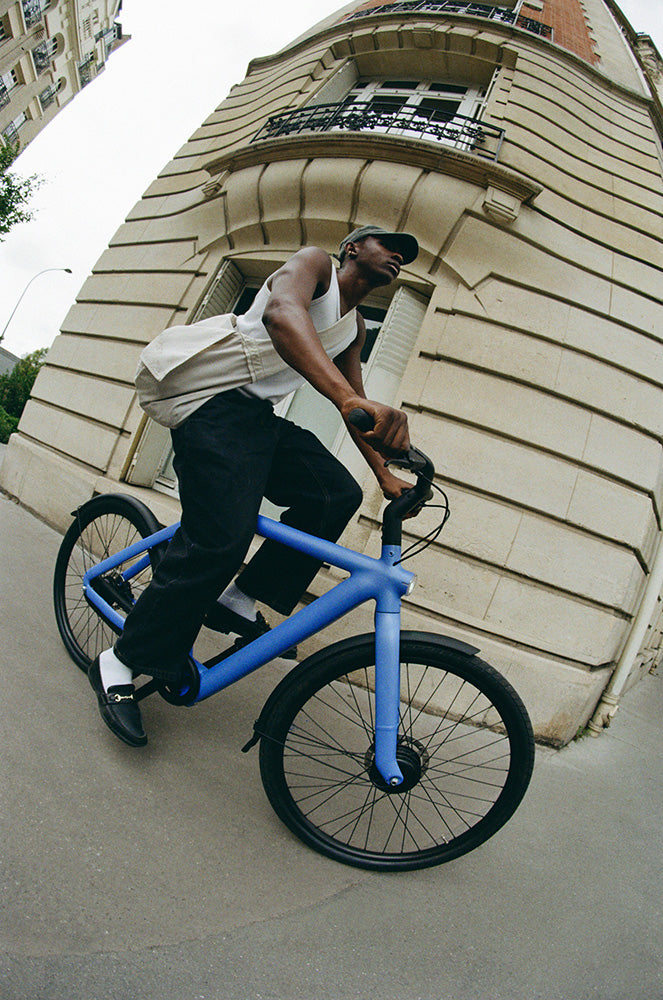 VanMoof S6 side in Drift Blue