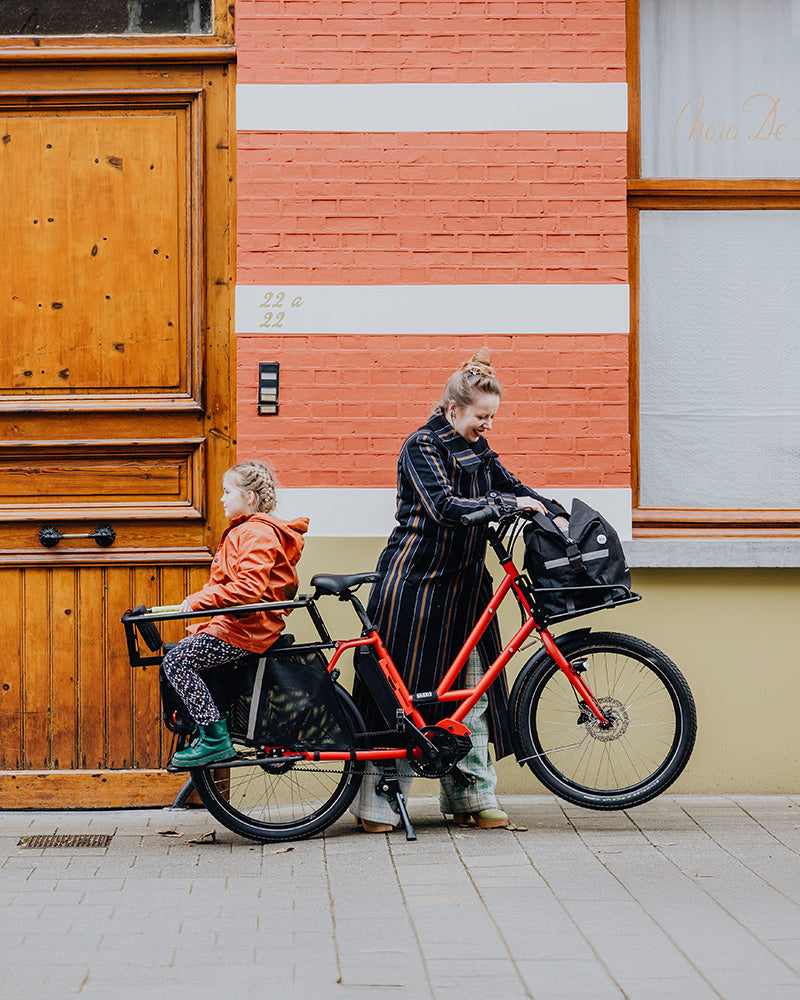 Veloe Multi midtail family bike in red