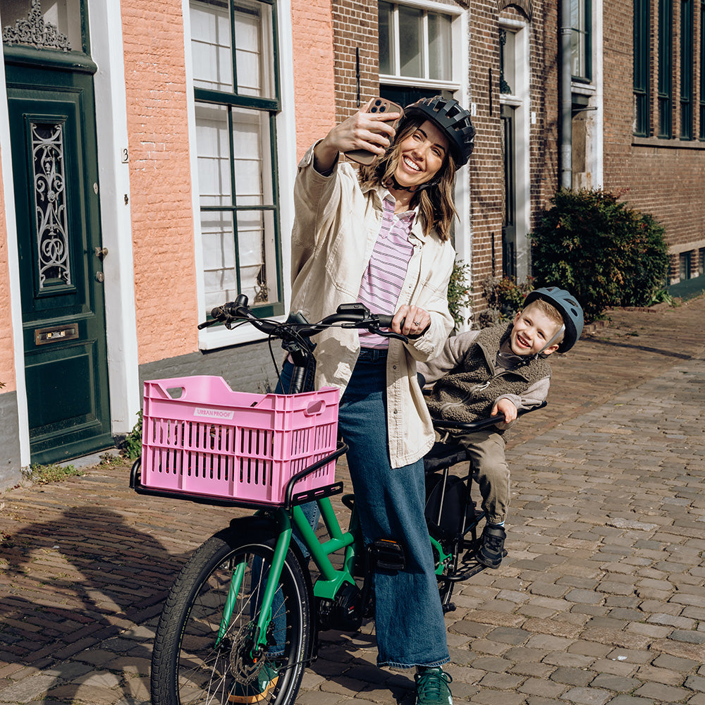 Veloe Multi Lungo electric longtail bike for 3 kids in Green