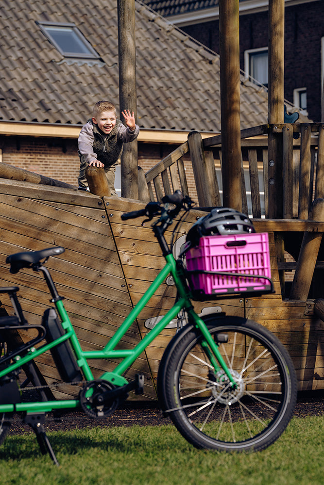 Veloe Multi Lungo electric longtail bike for 3 kids in Green