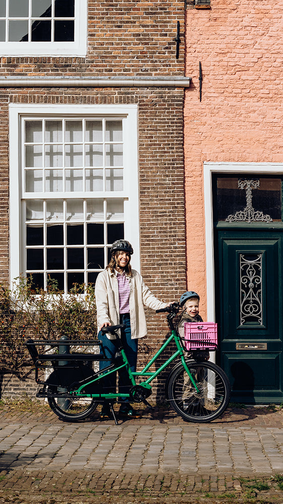 Veloe Multi Lungo electric longtail bike for 3 kids in Green