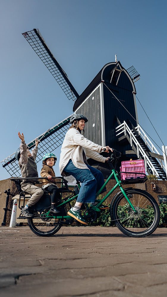 Veloe Multi Lungo electric longtail bike for 3 kids in Green